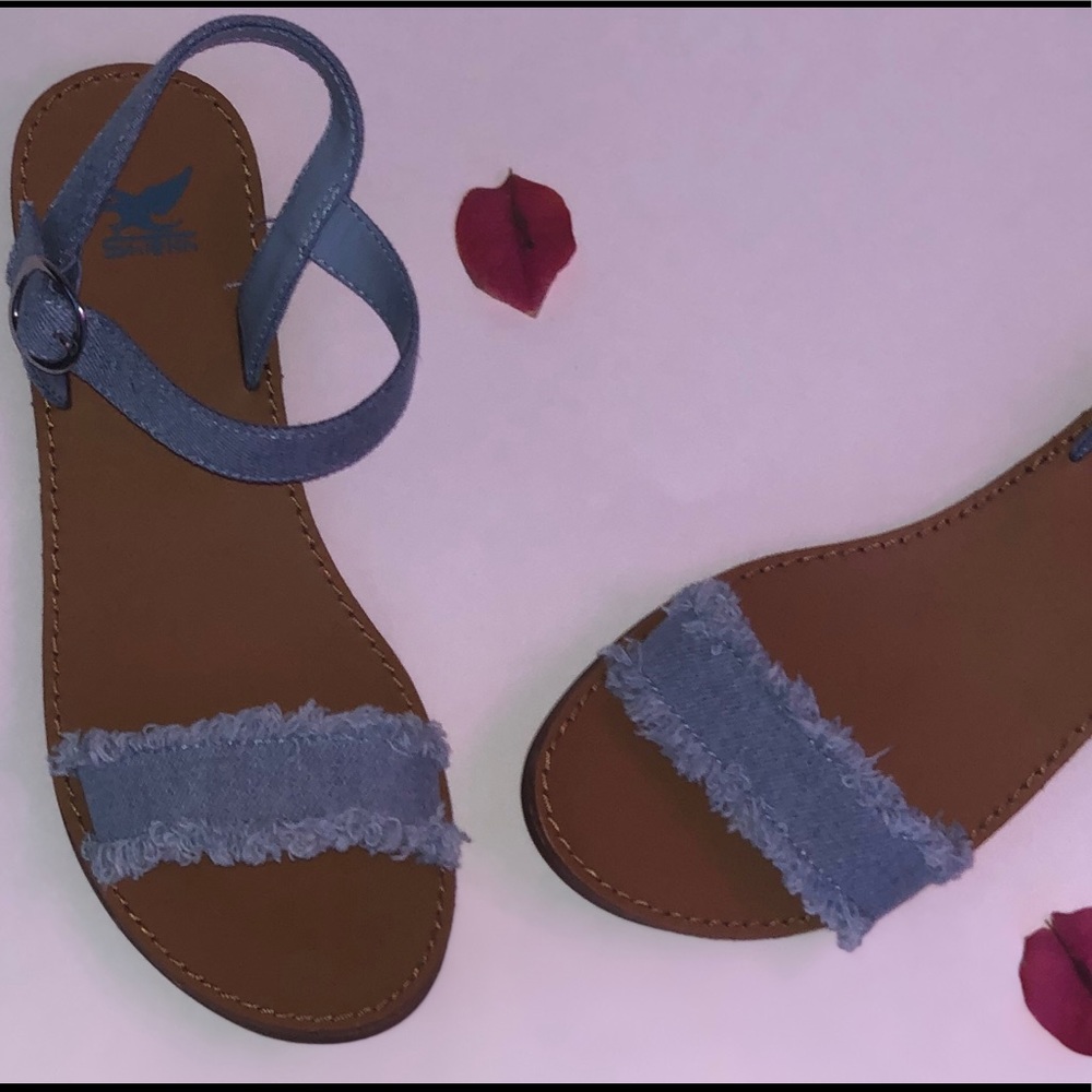 Sandals - Picture 5 of 6